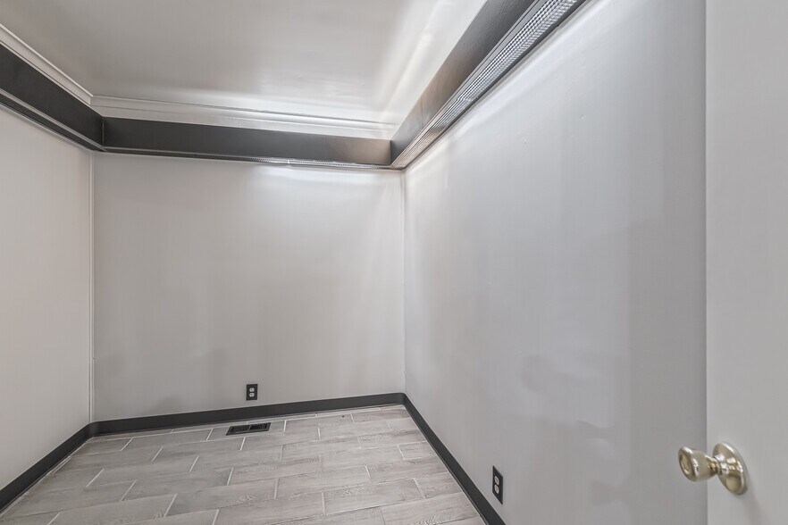 More Photos Of 9657 New Sapulpa Rd, Sapulpa Storefront Retail Office For Sale