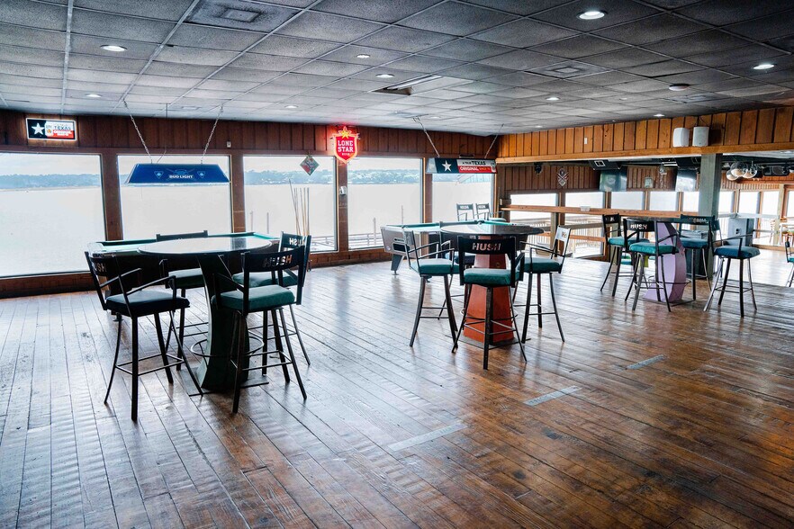 More Photos Of 371 Navaho Trl, Onalaska Hotel For Sale