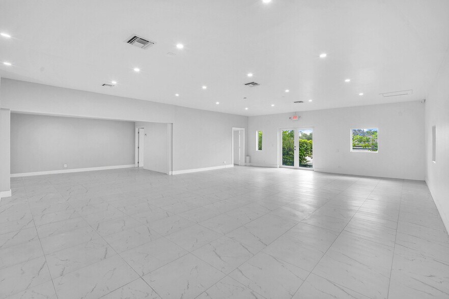 More Photos Of 3311 N Dixie Hwy, Pompano Beach Freestanding For Lease