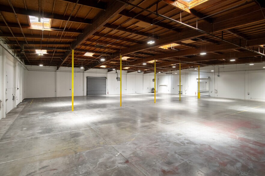 More Photos Of 900-940 Aladdin Ave, San Leandro Manufacturing For Sale