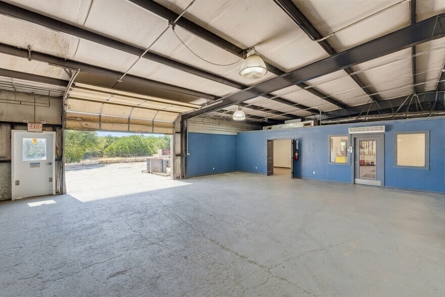 More Photos Of 20300 FM 963, Lampasas Manufacturing For Sale