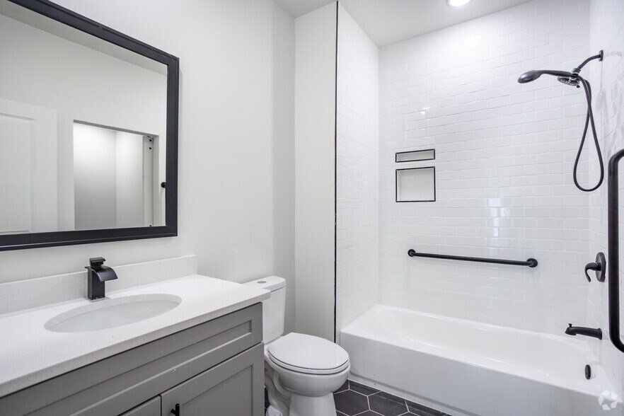 More Photos Of 300 Elm St, Hogansville Apartments For Sale