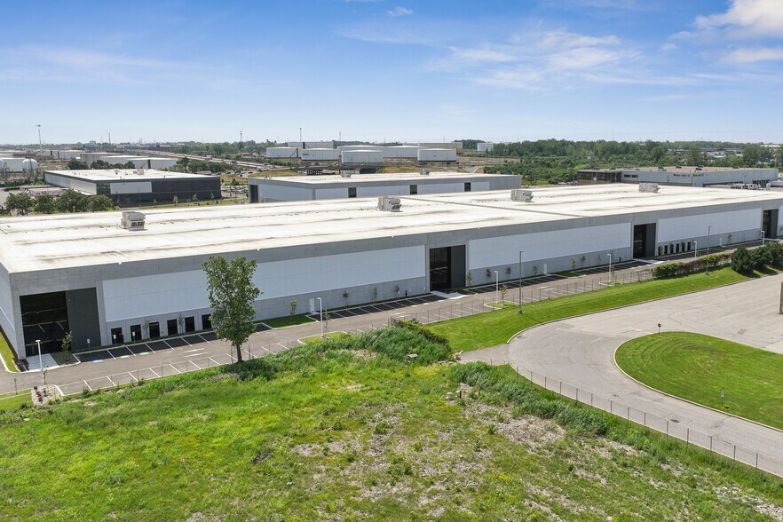 More Photos Of 1 Rue François Bricault, Pointe-aux-trembles Unknown For Lease