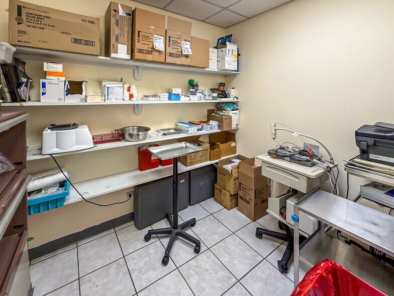 More Photos Of 2653 W Peterson Ave, Chicago General Retail For Sale
