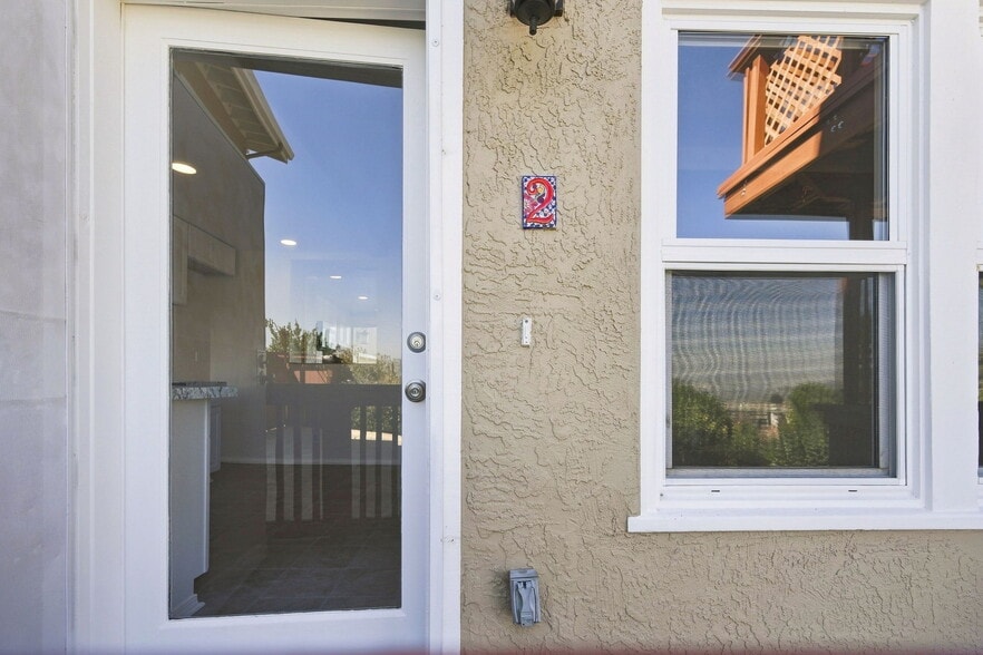 More Photos Of 1135 5th Ave, Crockett Apartments For Sale