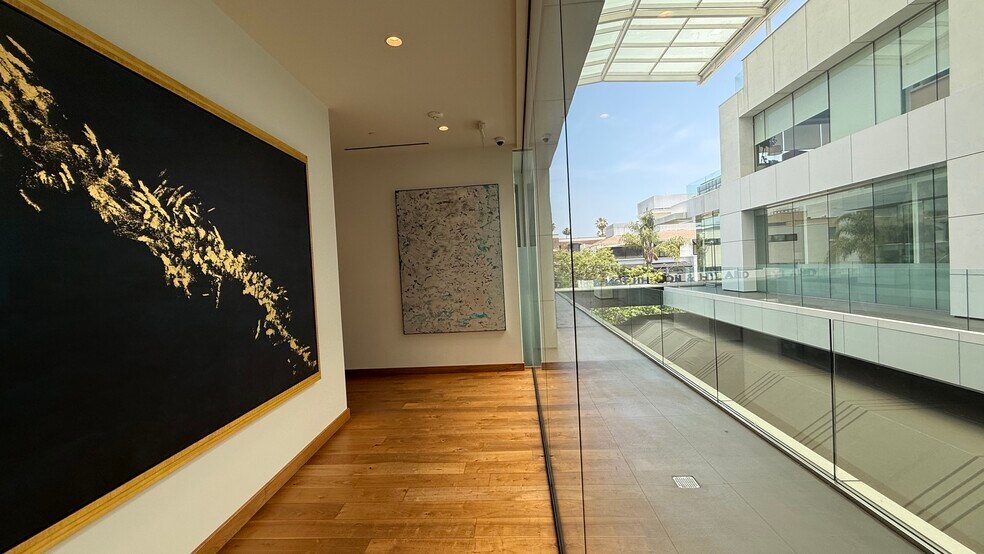 More Photos Of 243 N Canon Dr, Beverly Hills Office For Lease