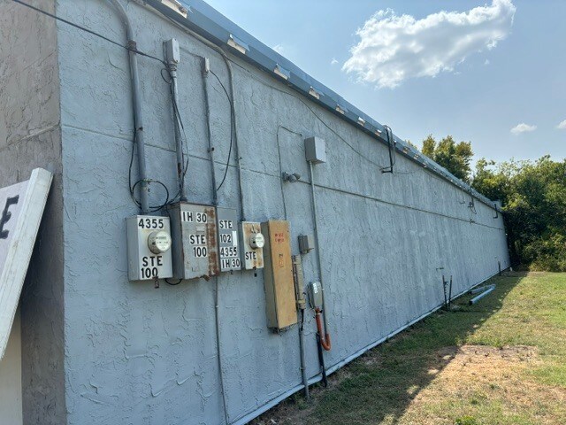 More Photos Of 4355 Interstate 30, Mesquite Office Residential For Lease