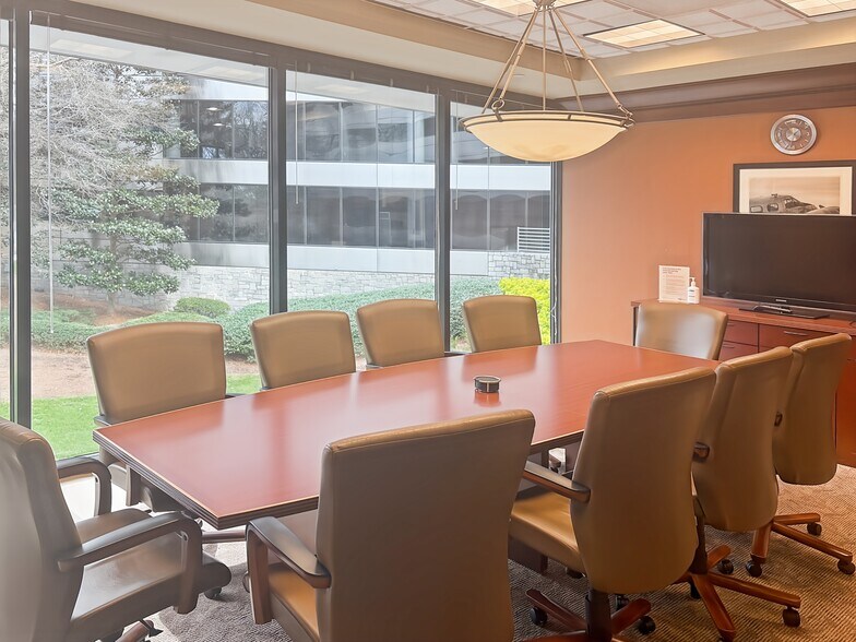 More Photos Of 303 Perimeter Ctr N, Atlanta Coworking Space