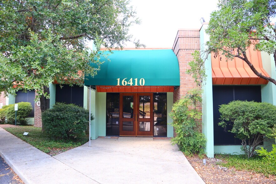 More Photos Of 16410 Blanco Rd, San Antonio Office For Lease