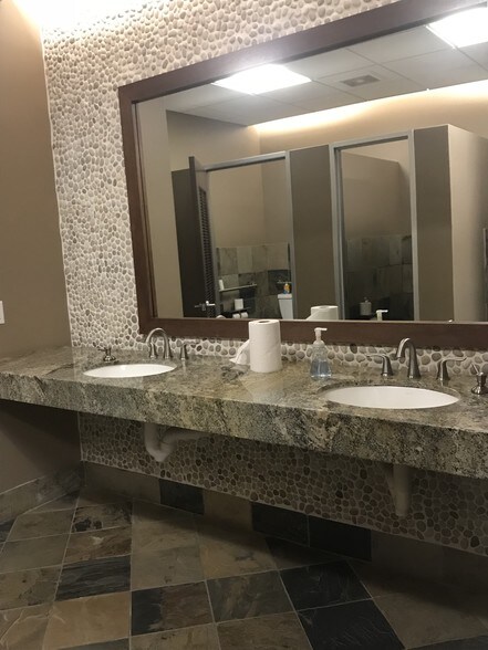 More Photos Of 3931 Ann Arbor Dr, Houston Warehouse For Sale