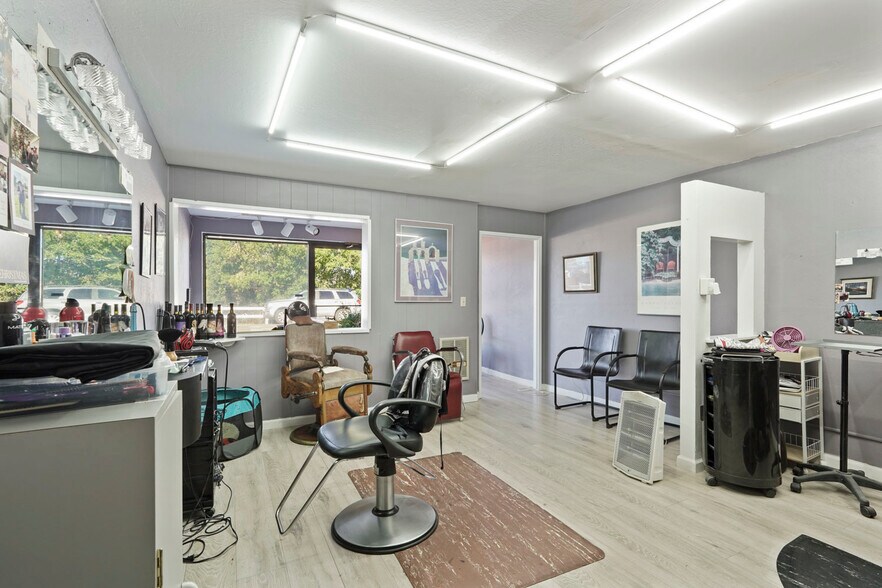 More Photos Of 14144 Market St, Walnut Grove Storefront For Sale