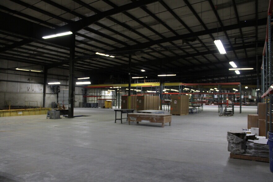 More Photos Of 8328 Macarthur Dr, North Little Rock Manufacturing For Lease