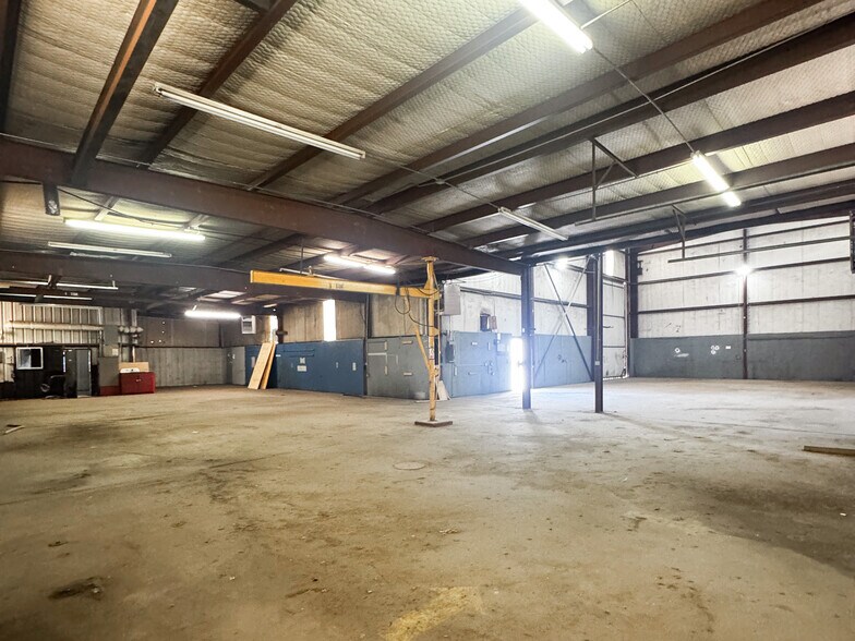 More Photos Of 1215 S Florida St, Borger Warehouse For Lease