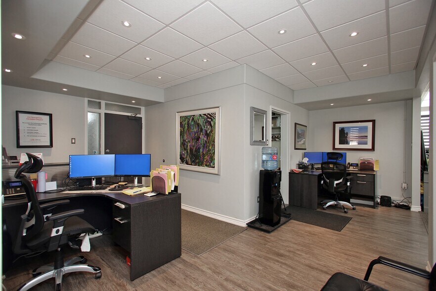 More Photos Of 187 King St E, Oshawa Office For Lease