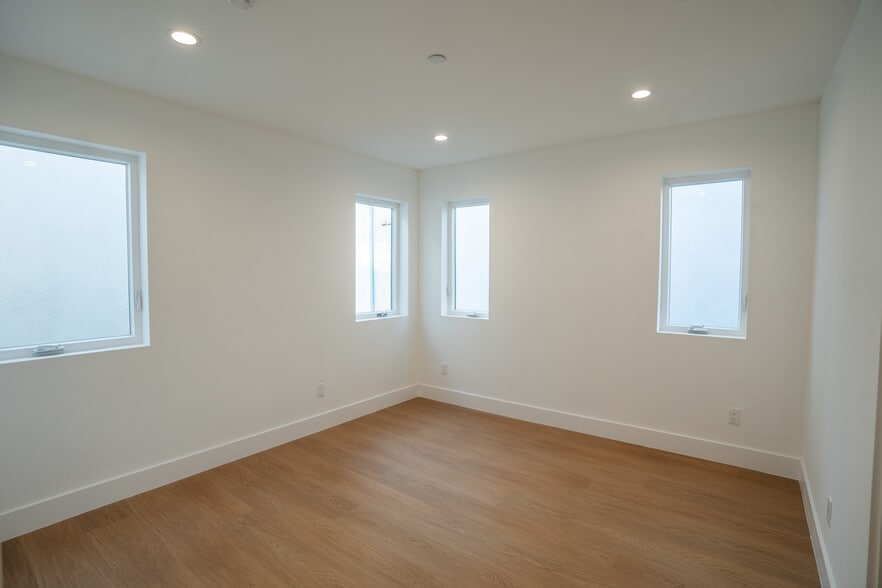 More Photos Of 2707 Ruhland Ave, Redondo Beach Multifamily For Sale