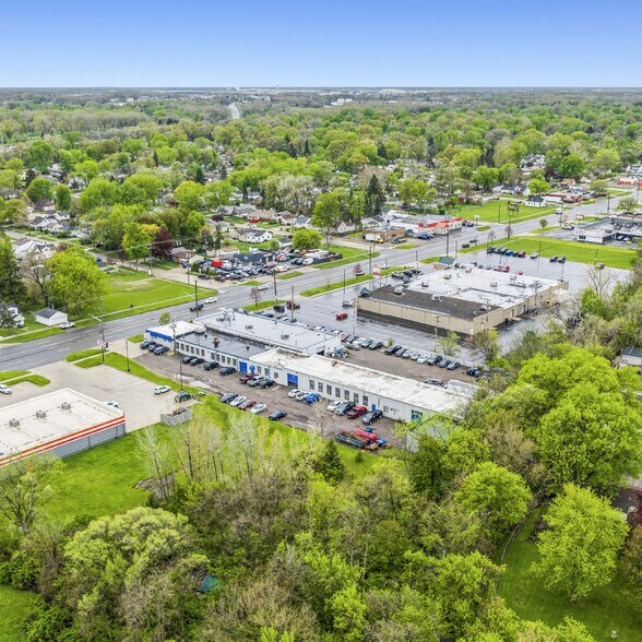 More Photos Of 25040 Van Born Rd, Dearborn Heights Manufacturing For Sale