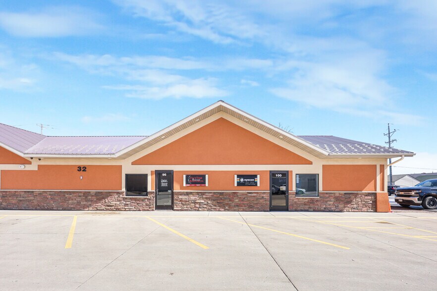 More Photos Of 20 S 32nd Ave S, Saint Cloud Office For Sale