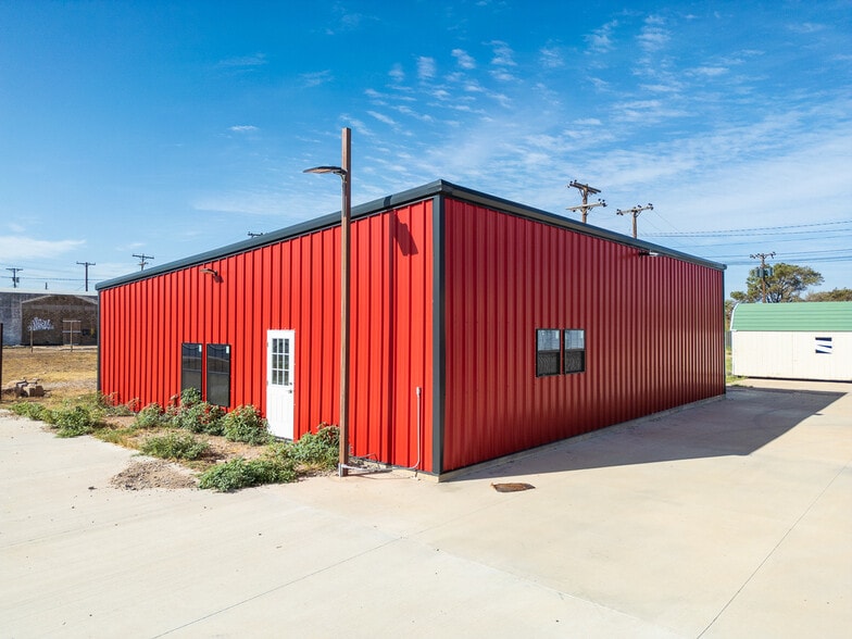 More Photos Of 2722-2724 Texas Ave, Lubbock Warehouse For Sale