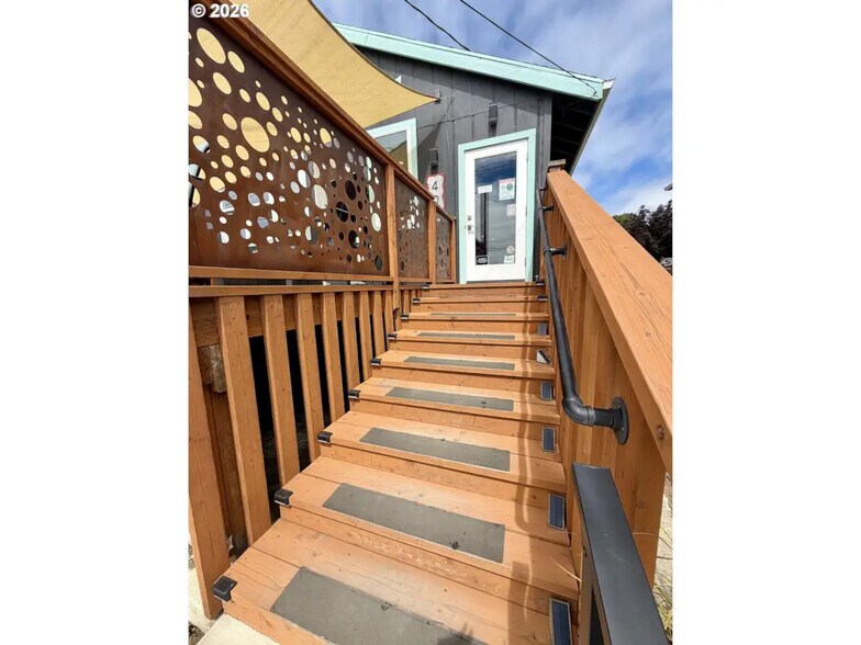 More Photos Of 404 Garibaldi (Hwy 101), Garibaldi General Retail For Sale