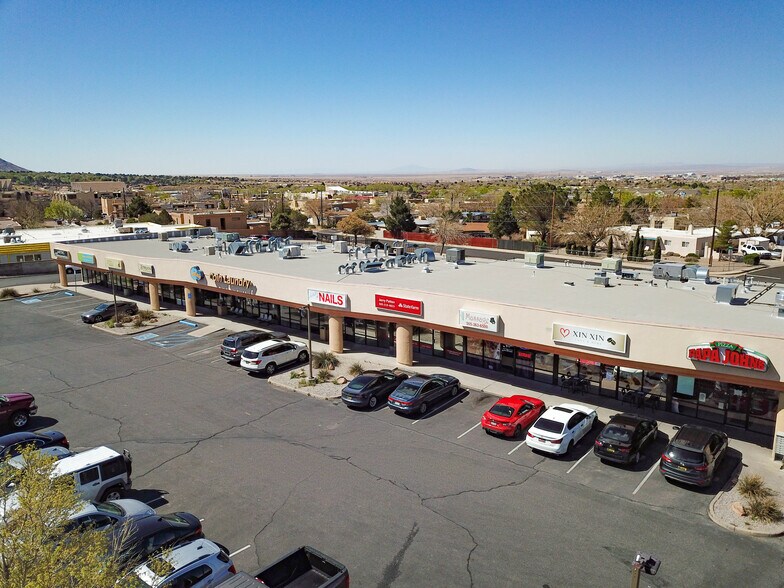 More Photos Of 417 Tramway Blvd NE, Albuquerque Convenience Store For Lease