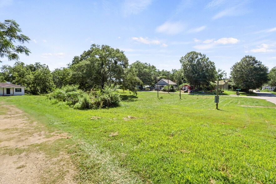 More Photos Of 1204 Evergreen St, Anderson Apartments For Sale