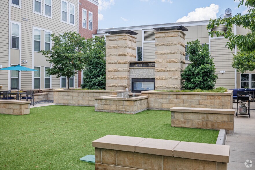 More Photos Of 622 S Broadway, Baltimore Apartments For Lease