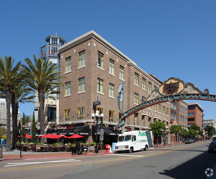 Primary Photo Of 210-250 5th Ave, San Diego Restaurant For Lease