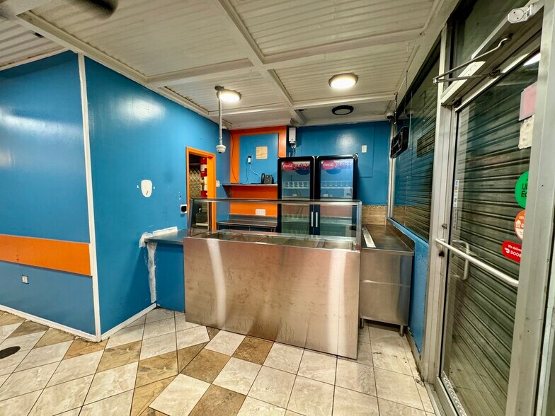 More Photos Of 726 Courtlandt Ave, Bronx Restaurant For Lease