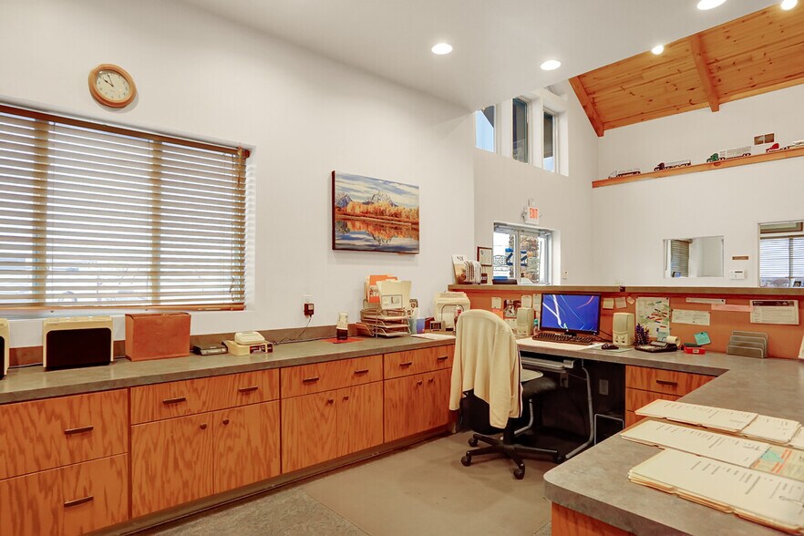 More Photos Of 655 Brown Rd, Myerstown Warehouse For Sale