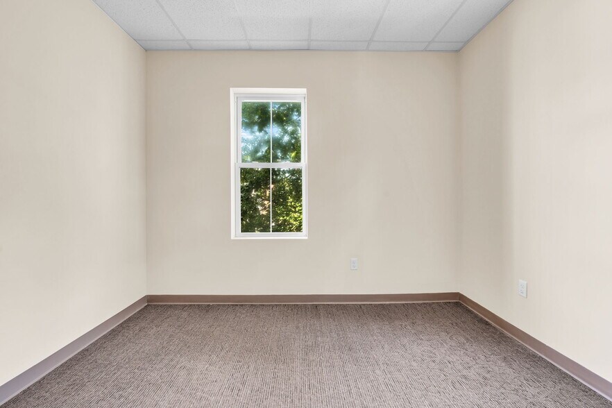 More Photos Of 40 Broad St, Eatontown Medical For Sale