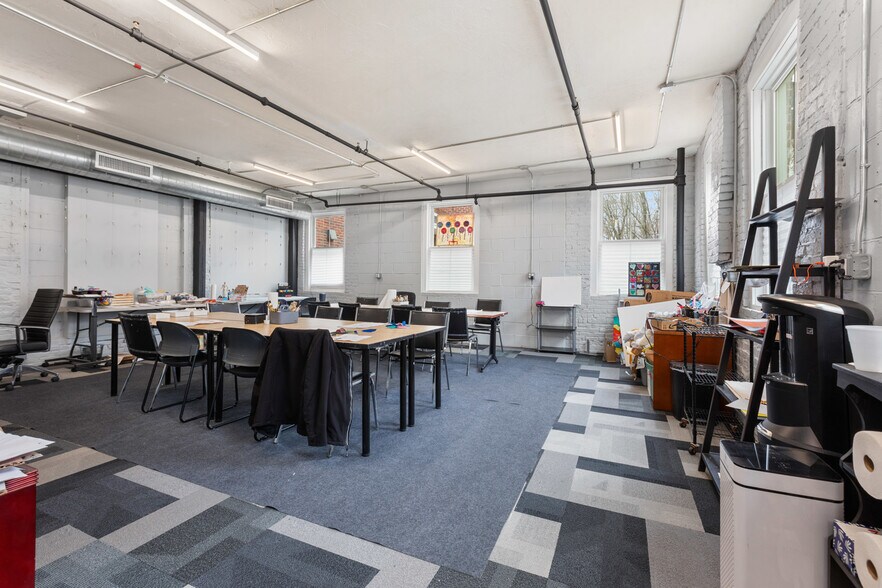 More Photos Of 77 Elm St, Amesbury Loft Creative Space For Lease
