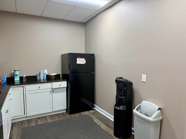 More Photos Of 2726 E Oakland Ave, Johnson City Office Residential For Sale