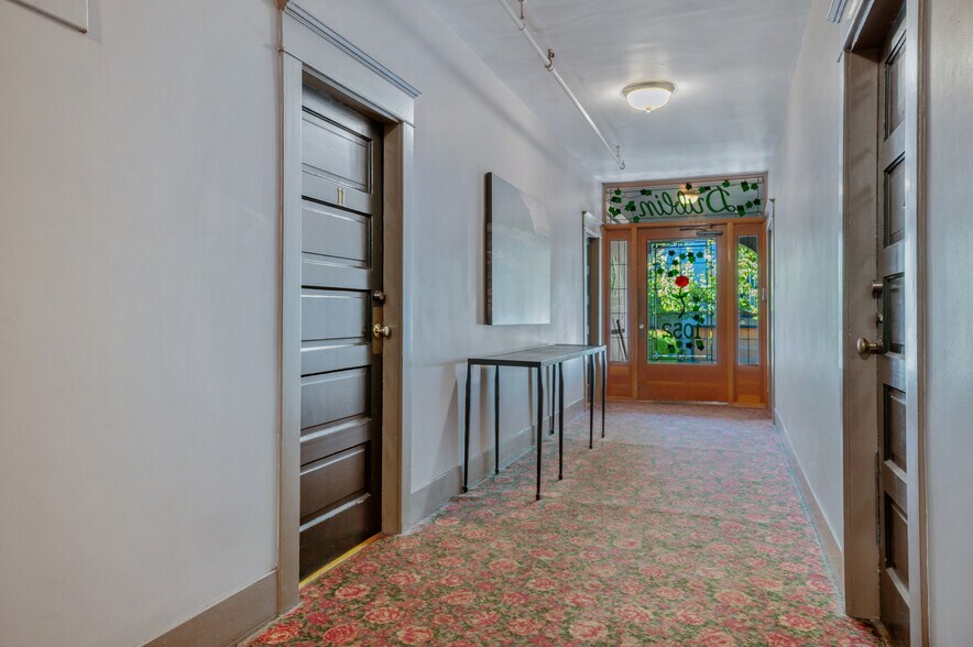 More Photos Of 1052 E Thomas St, Seattle Apartments For Sale