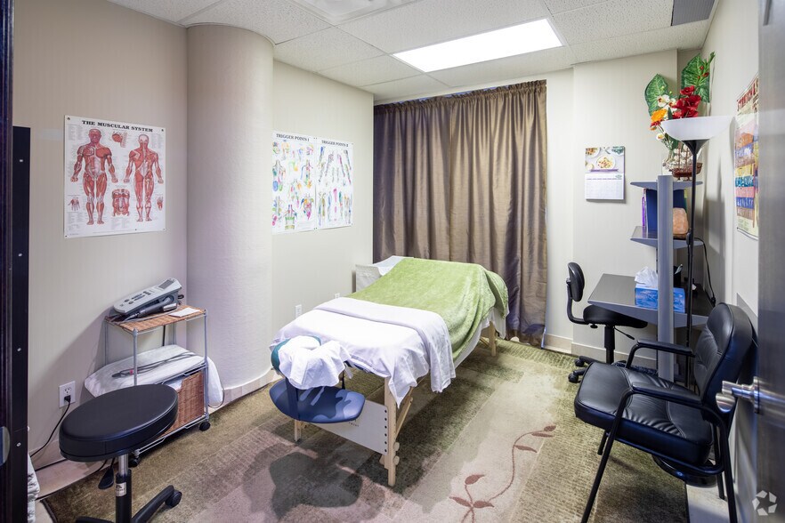 More Photos Of 800 Sheppard Ave W, Toronto Apartments For Sale