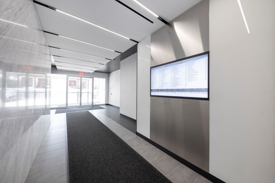 More Photos Of 375 N Broadway, Jericho Office For Sale