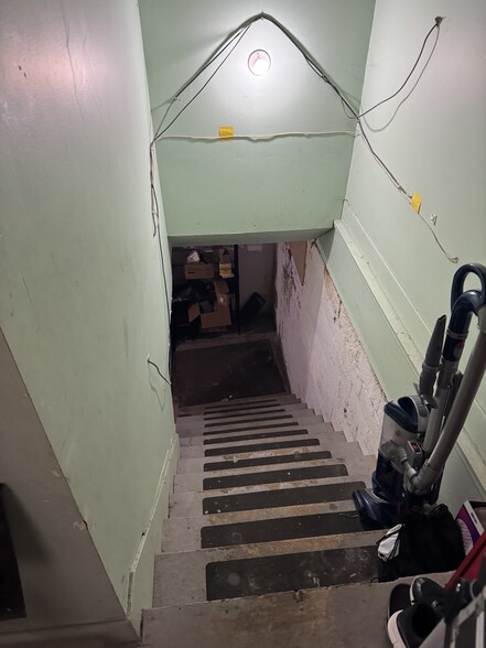 More Photos Of 1828-1832 E 35th St, Minneapolis Storefront For Lease