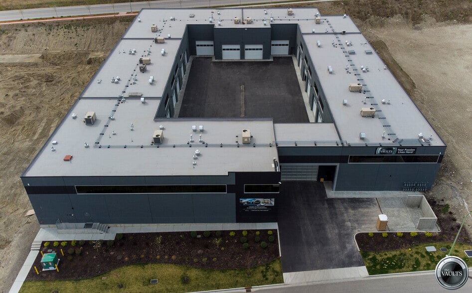 More Photos Of 13005 93 Av SW, Edmonton Self Storage For Sale