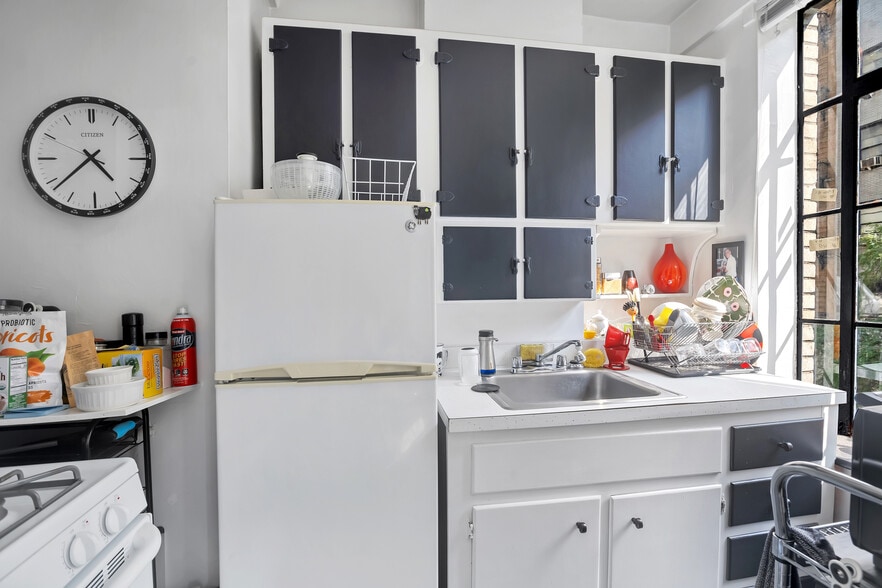 More Photos Of 353 W 56th St, New York Apartments For Sale
