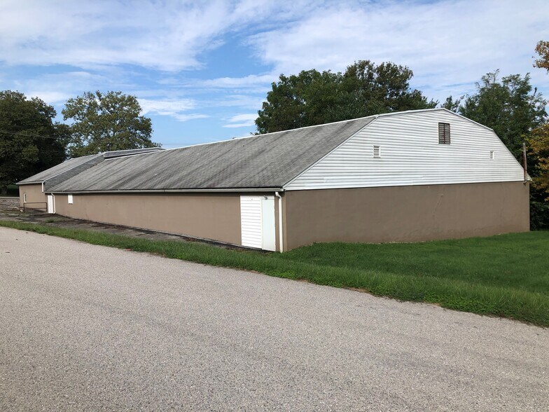 More Photos Of 9335 Susquehanna Trl S, Seven Valleys General Retail For Lease