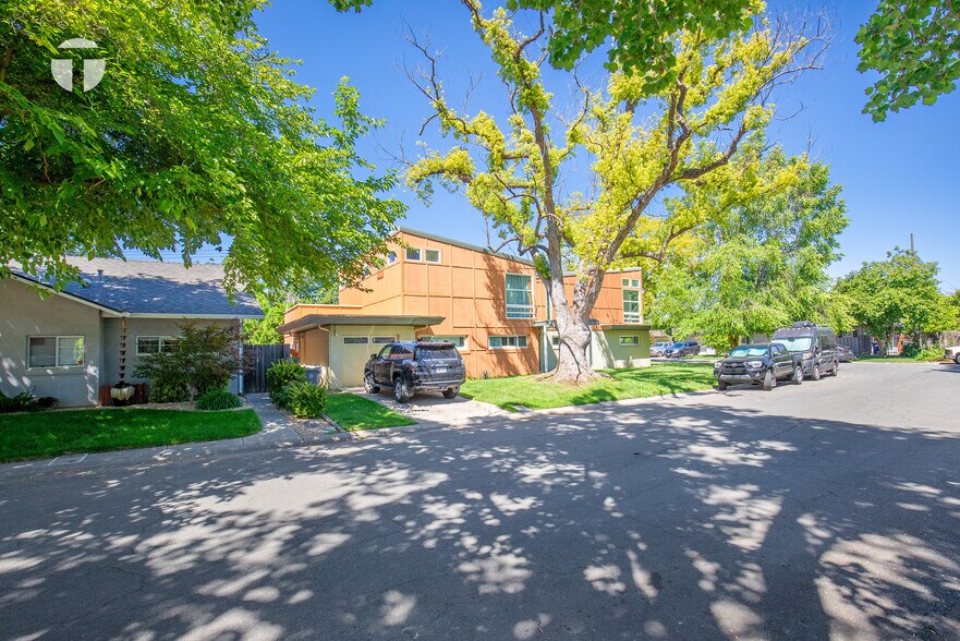 More Photos Of 1449 Claremont Way, Sacramento Apartments For Sale