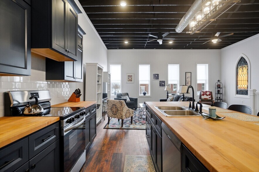 More Photos Of 110 W Main St, Deshler General Retail For Sale