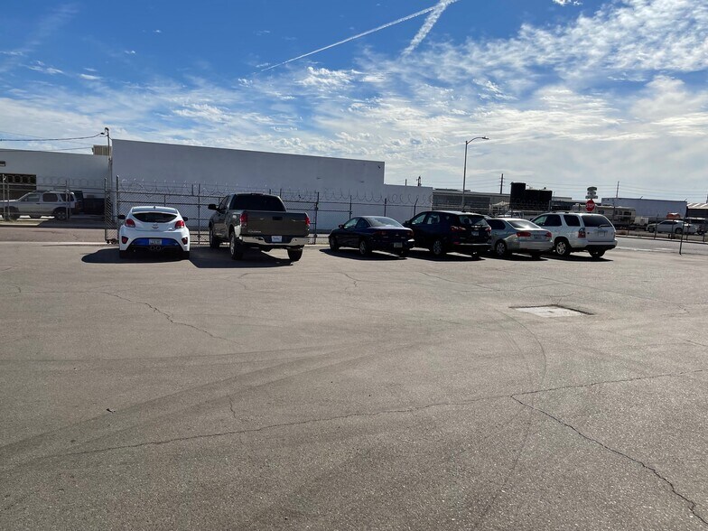 More Photos Of 1601 E Madison St, Phoenix Manufacturing For Lease