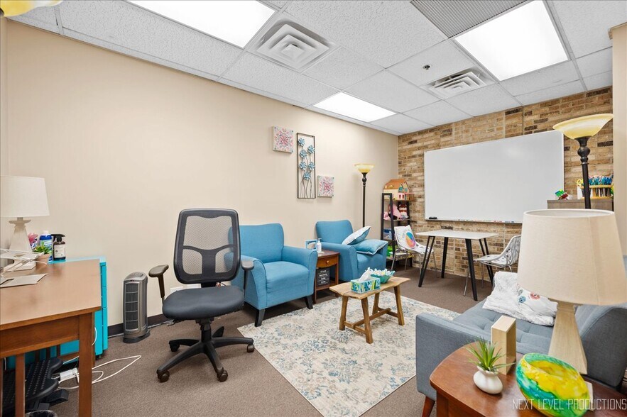 More Photos Of 850 W Bartlett Rd, Bartlett Medical For Sale