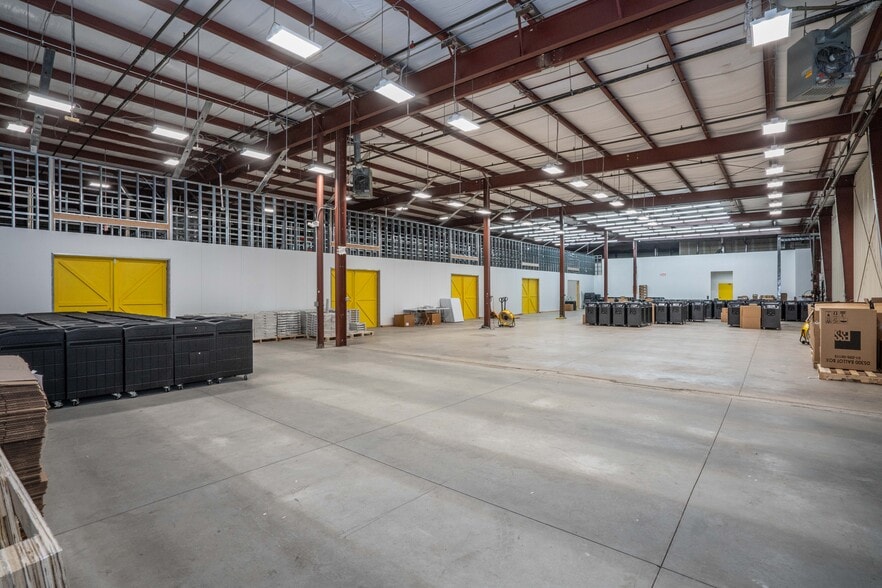 More Photos Of 299 Industrial Ln, Torrington Distribution For Lease