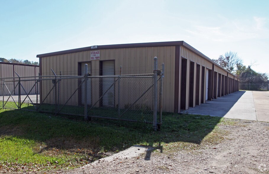 More Photos Of 9822 Franklin Rd, Houston Self Storage For Sale