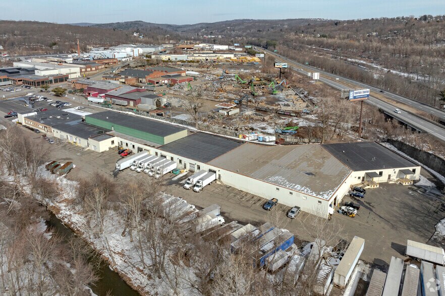 More Photos Of 237 E Aurora St, Waterbury Manufacturing For Lease