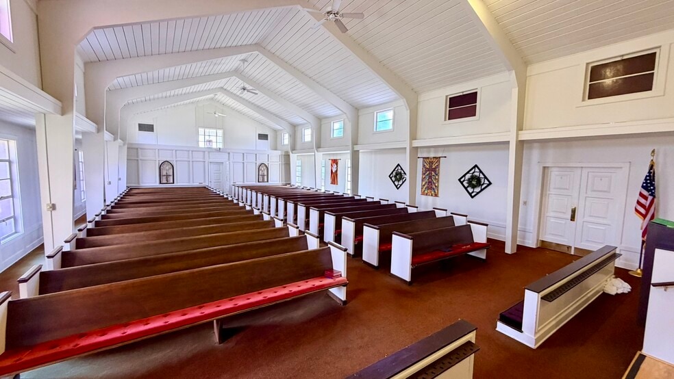 More Photos Of 195 New Market Rd, Tryon Religious Facility For Sale