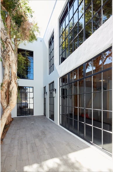 More Photos Of 2011 Pontius Ave, Los Angeles Loft Creative Space For Lease