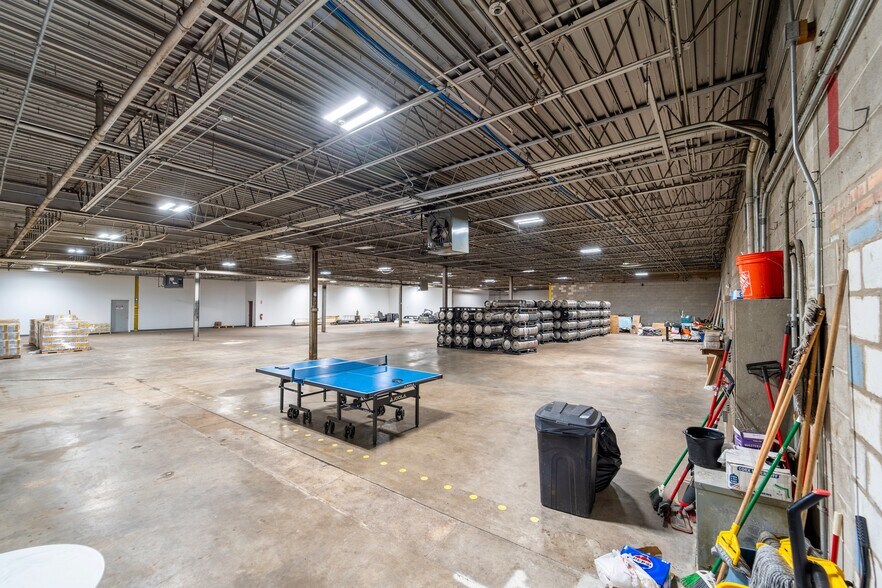 More Photos Of 255 E 167th St, Harvey Distribution For Lease