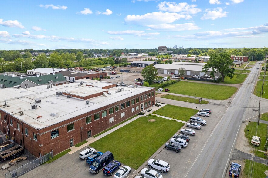 More Photos Of 4201 Millersville Rd, Indianapolis Research And Development For Lease